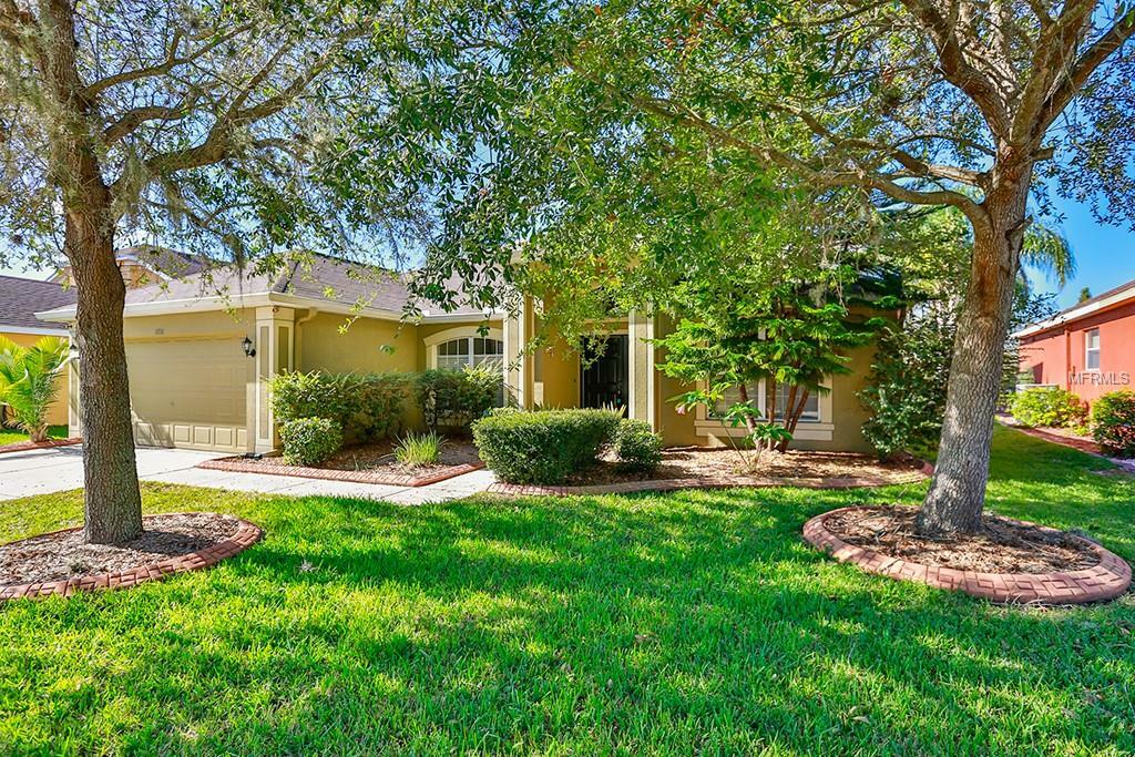 Property Photo:  6810 Cromwell Garden Drive  FL 33572 