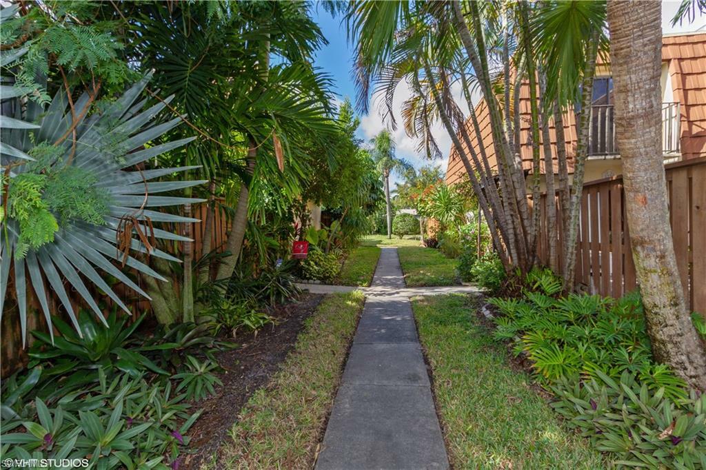Property Photo: 5224 Cedarbend Drive 4 FL 33919