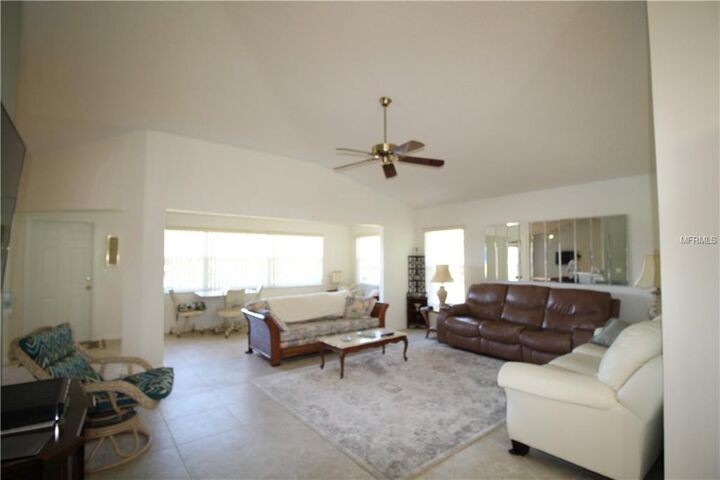 Property Photo: 358 Caloosa Palms Court FL 33573