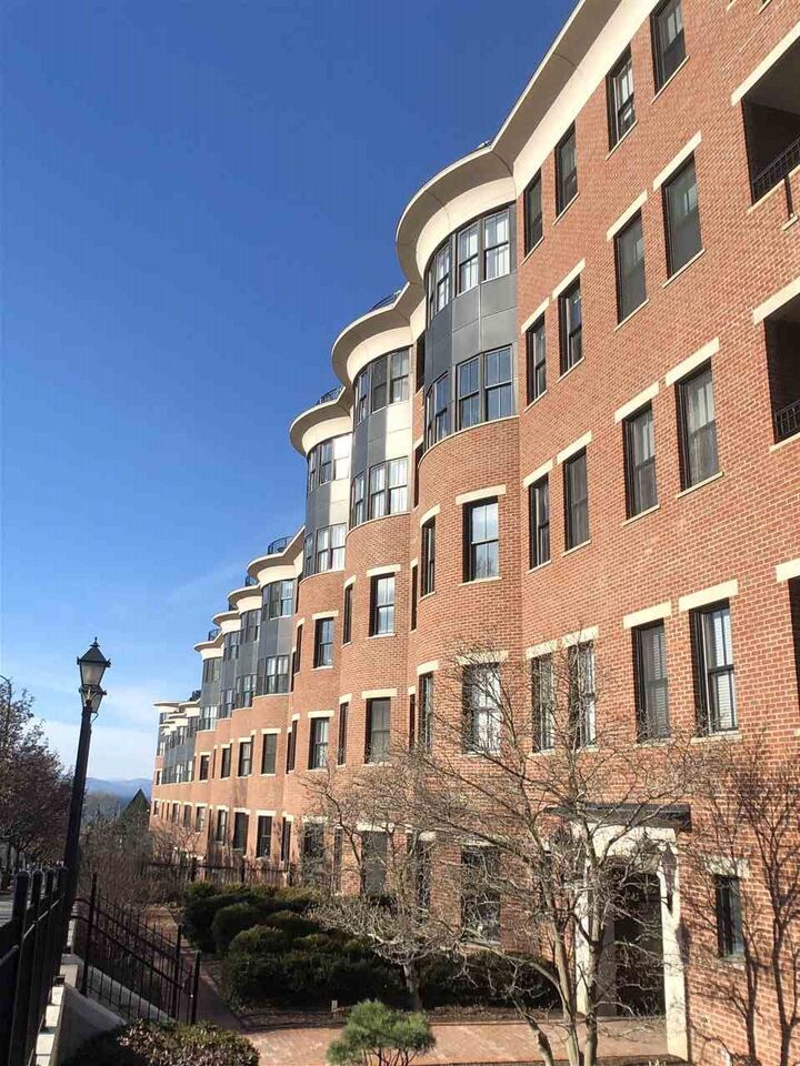 Property Photo:  40 College Street 515B  VT 05401 