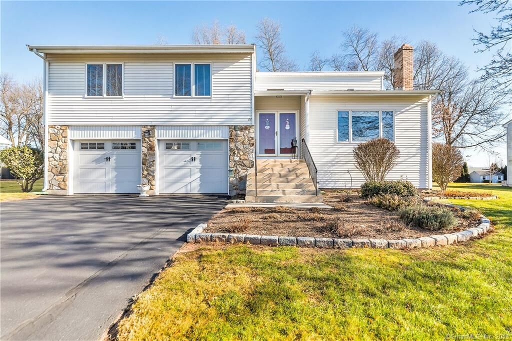 Property Photo: 22 Carson Way CT 06074