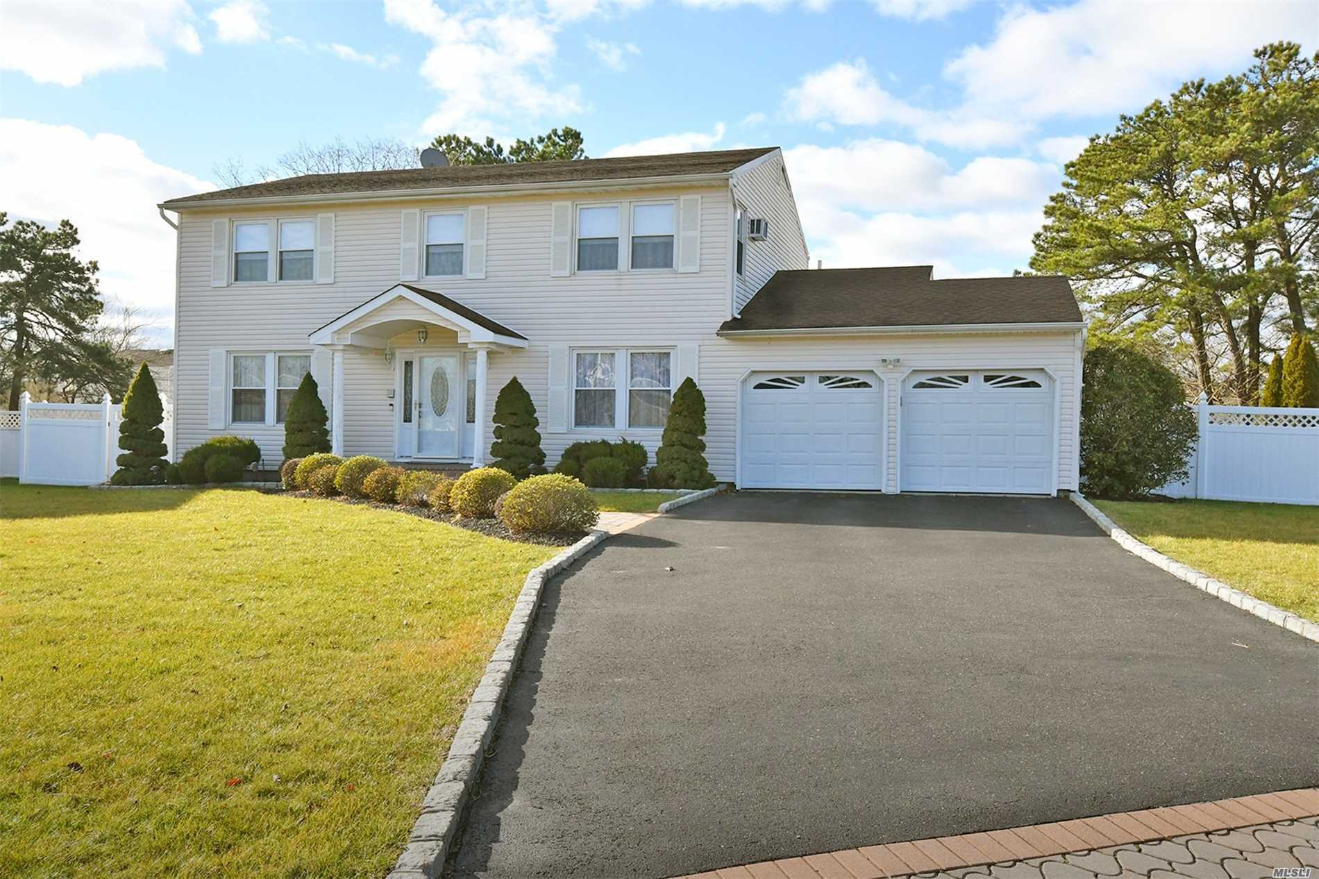 Property Photo:  34 Frost Valley Drive  NY 11772 