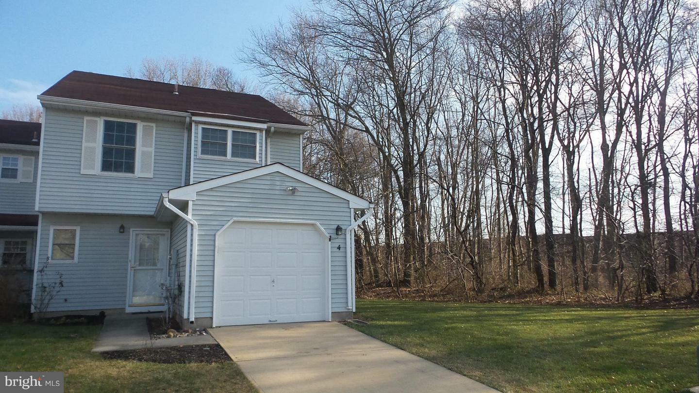 Property Photo:  4 Montpelier Lane  NJ 08505 