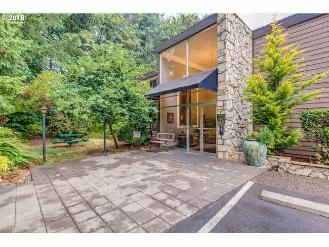 Property Photo:  1500 SW Skyline Blvd 9  OR 97221 