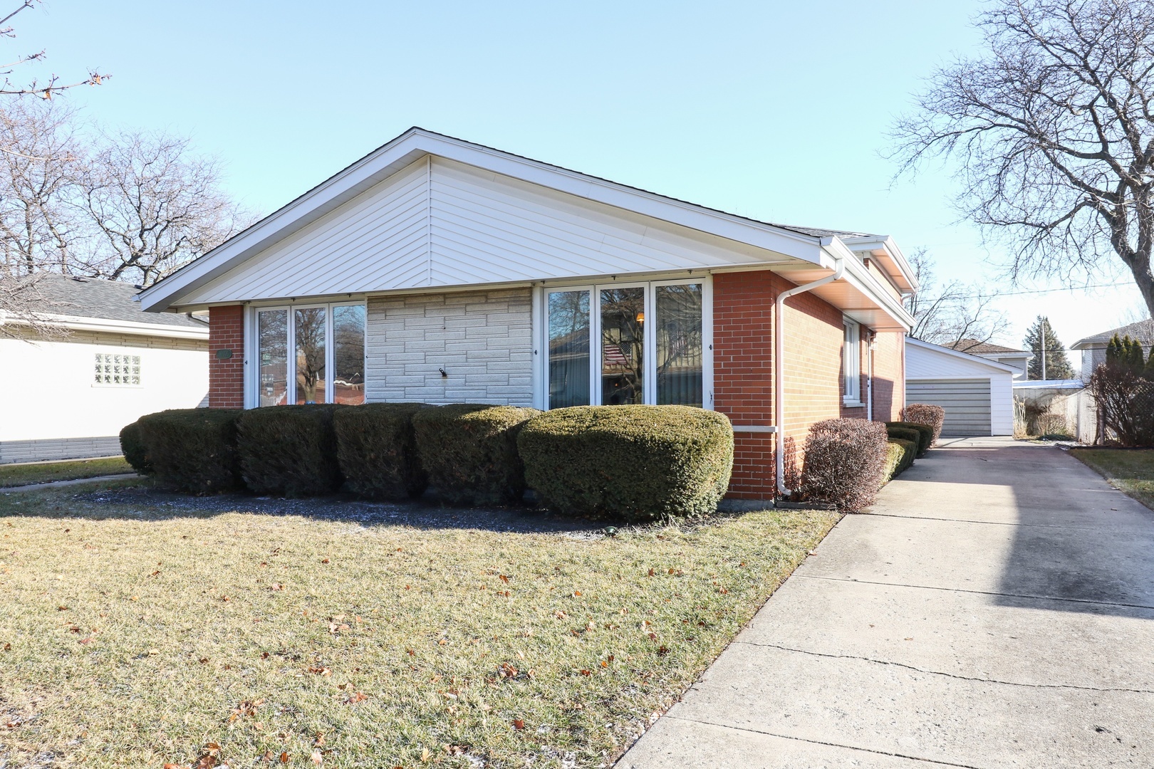 Property Photo:  10305 Lockwood Avenue  IL 60453 