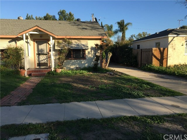 Property Photo:  867 N Orange Street  CA 92867 