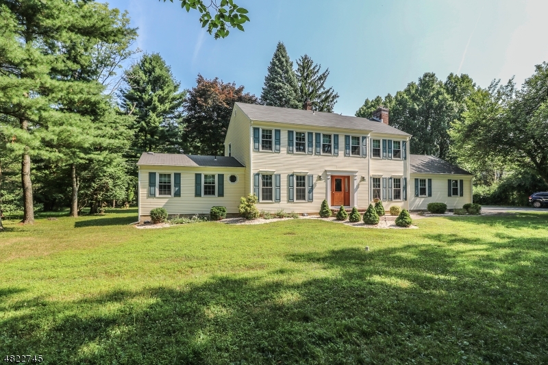 Property Photo:  702 Deerfield Ln  NJ 08802 