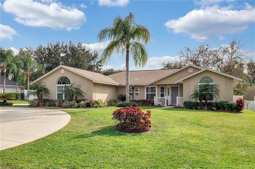 Property Photo:  10614 Point Overlook Drive  FL 34711 