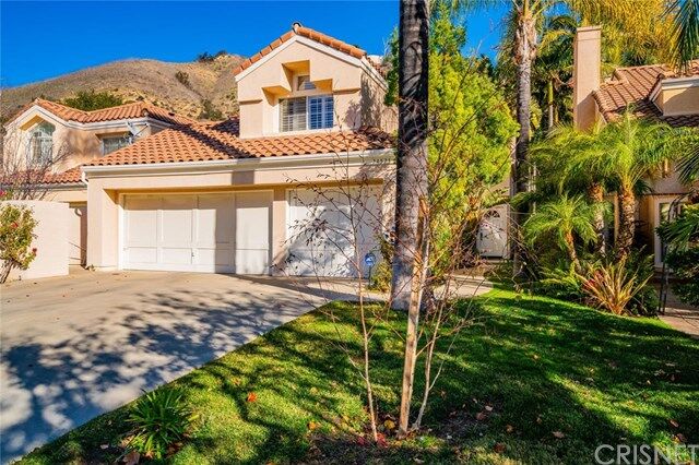 Property Photo:  24523 Via Esquina  CA 91302 