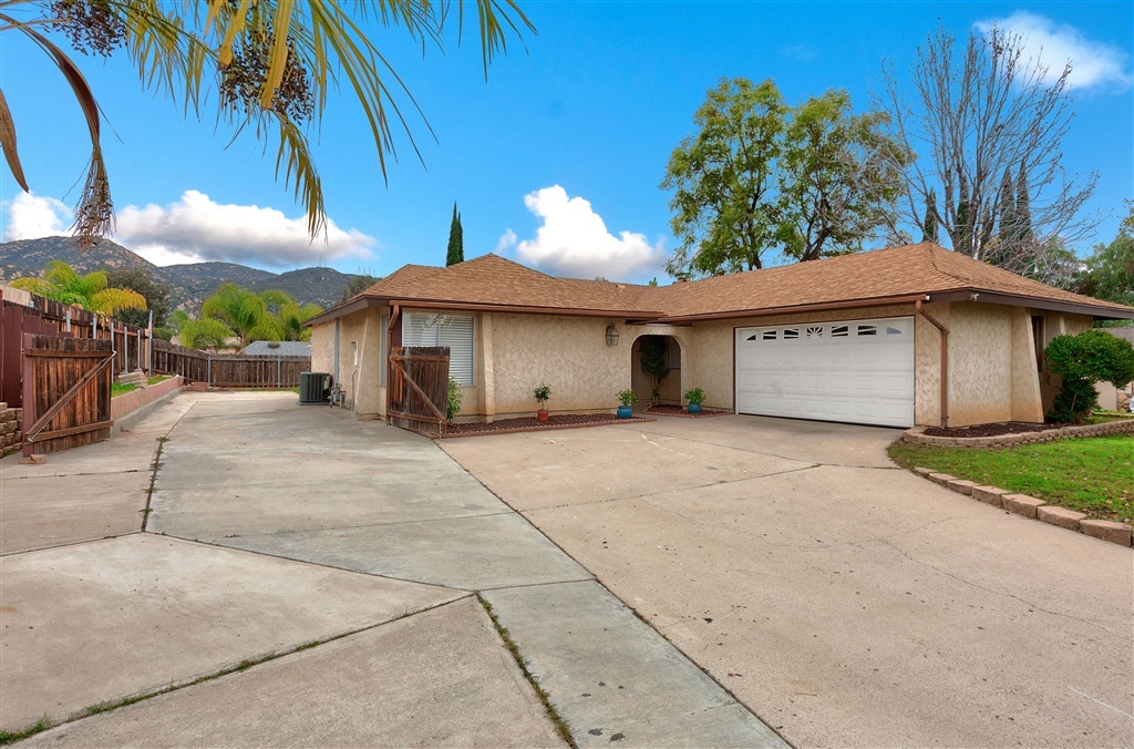 Property Photo: 8639 Calle Mirador CA 92021