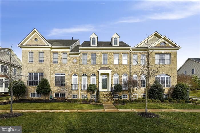 Property Photo: 18987 Rossback Terrace VA 20176