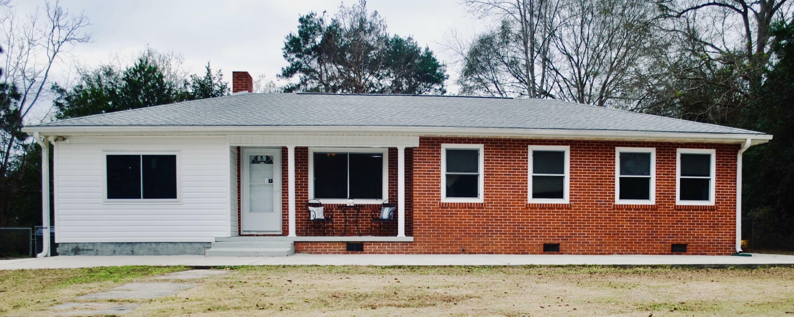 Property Photo: 3034 Airport Road FL 32539