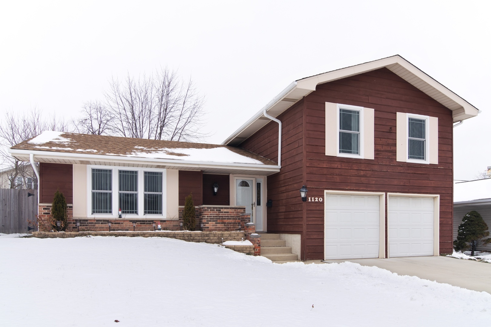 Property Photo:  1120 Nottingham Lane  IL 60169 