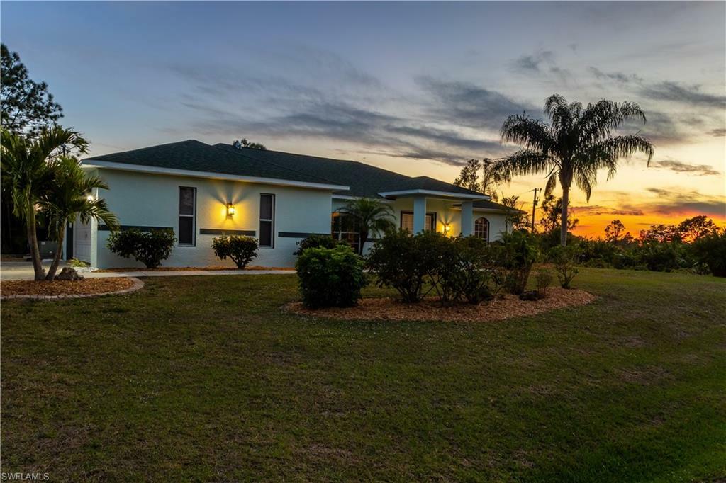 Property Photo: 440 Jaipur Drive FL 33974