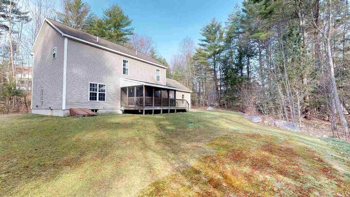 Property Photo: 26 Red Oak Drive NH 03431