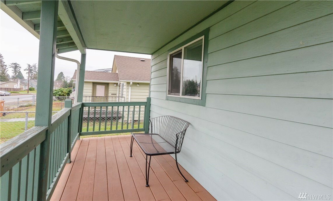 Property Photo:  1011 S 59th St  WA 98408 