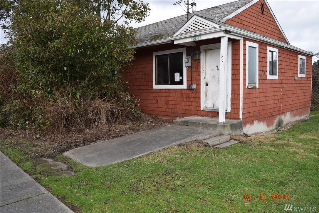 Property Photo:  301 Caledonia  WA 98257 