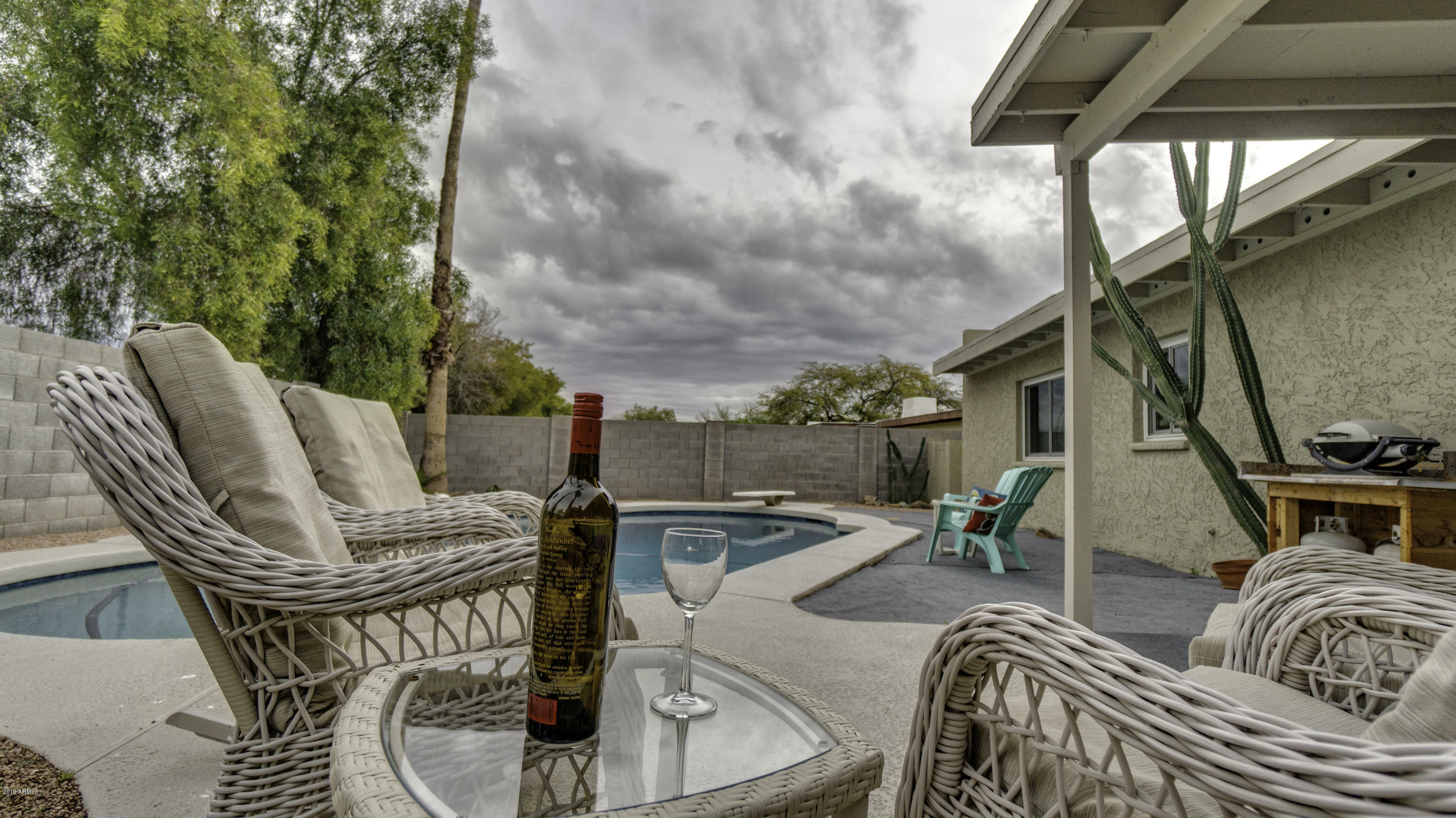 Property Photo: 3042 E Hillery Drive AZ 85032
