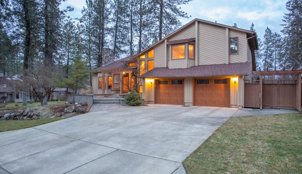 Property Photo:  12010 N Hemlock St  WA 99218-3501 