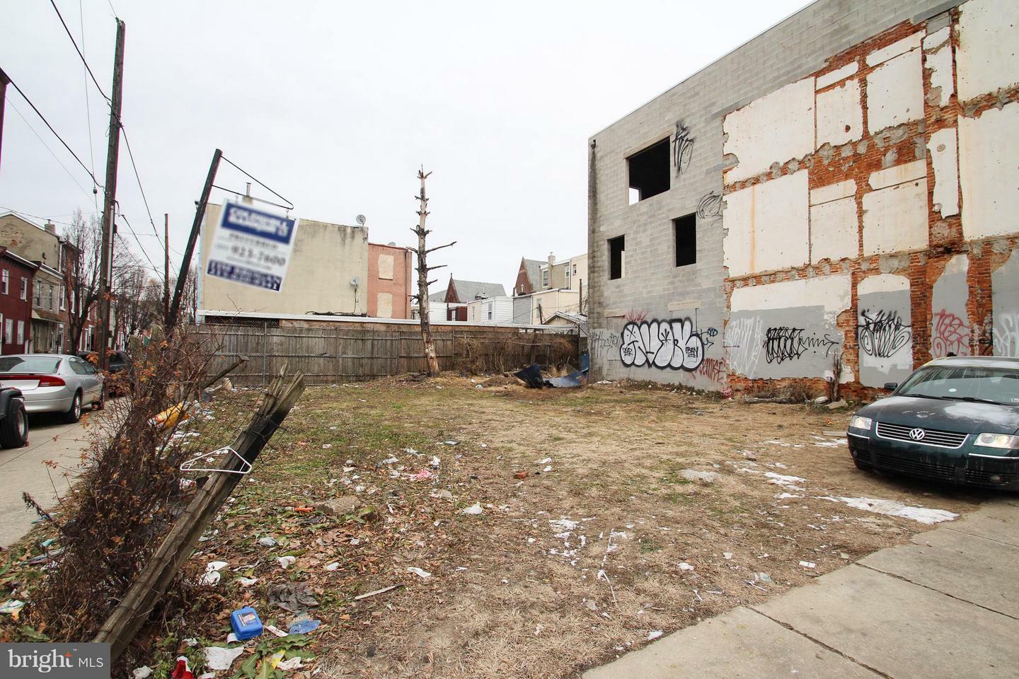 Property Photo: 187 W Norris Street PA 19122