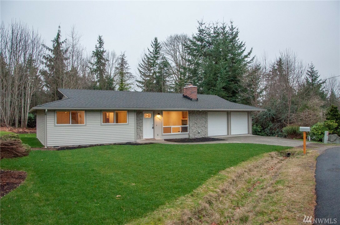 Property Photo:  14607 SE 181st St  WA 98058 