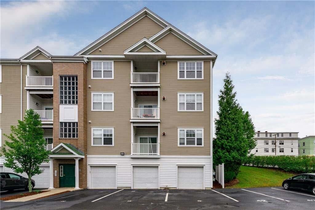 Property Photo: 84 Mill St, Unit#303 RI 02895