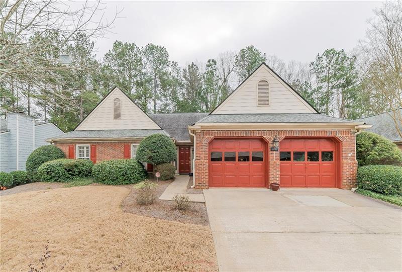 Property Photo: 6222 Meadow Run Court 30092