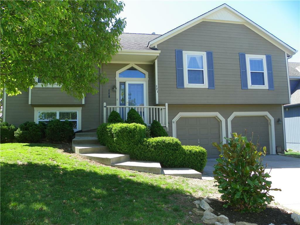 Property Photo: 321 Mulberry Drive MO 64083