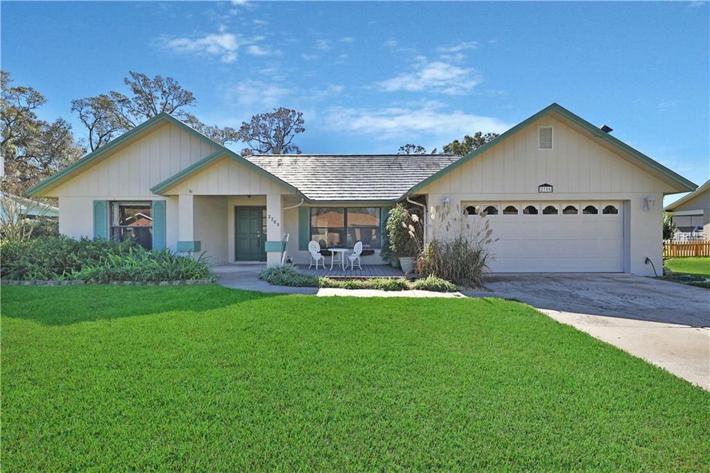 Property Photo:  2705 Savannah Drive  FL 33563 