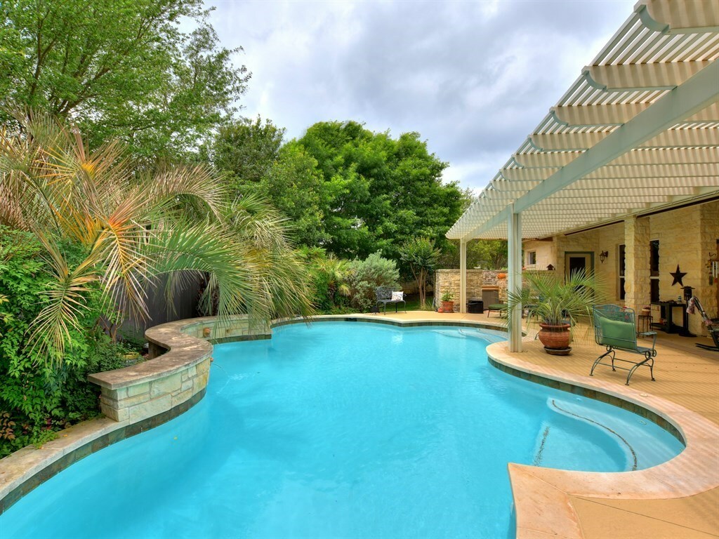 Property Photo: 100 Venus Lane TX 78633