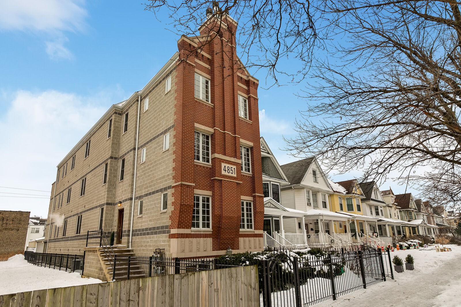 Property Photo: 4851 N Paulina Street 3 IL 60640
