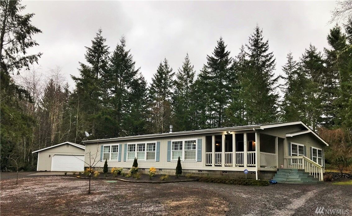 Home for sale in Shelton 1720 E Harstine Island Road N, Shelton, WA 98584