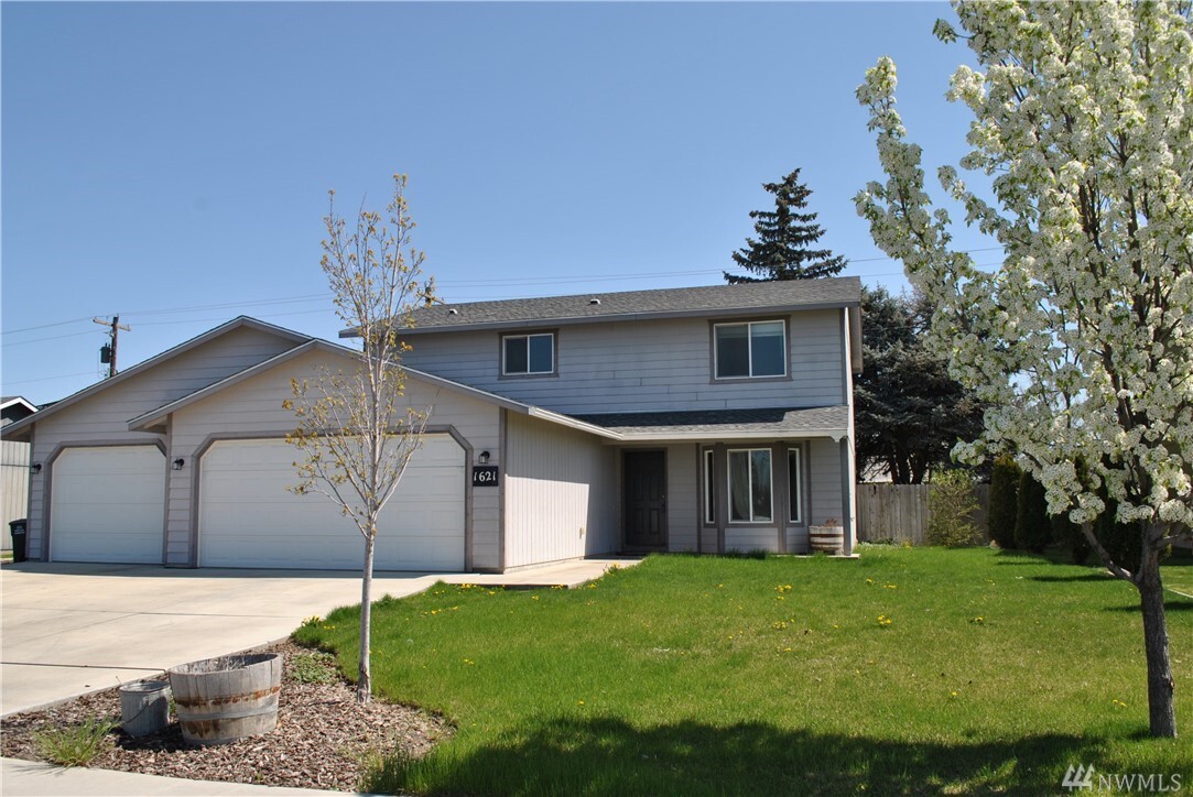 Property Photo: 1621 S Skyline Dr WA 98837