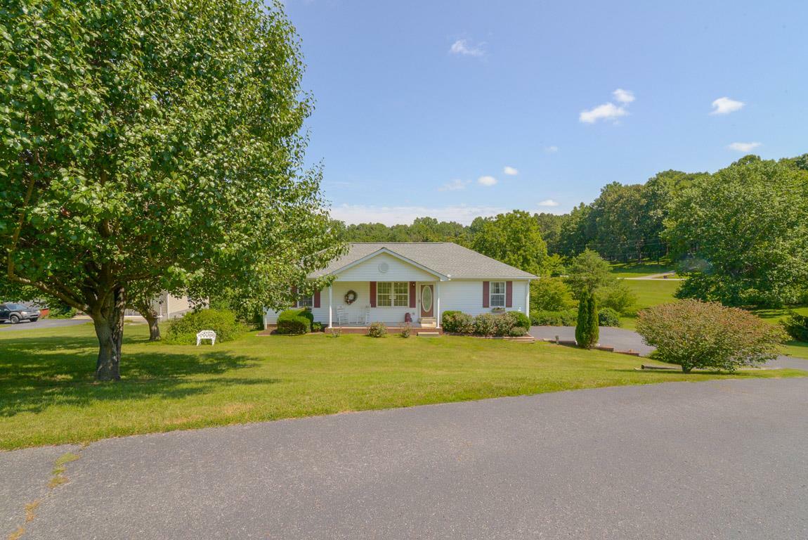 Property Photo:  131 Springbrook Pl  TN 37080 