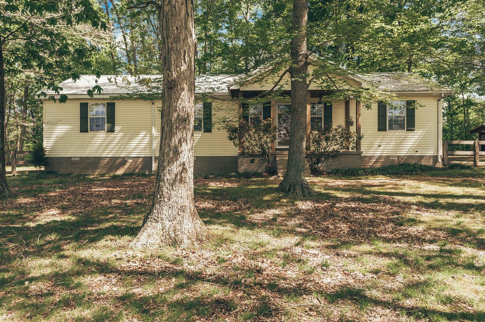 Property Photo:  1253 Smith Thompson Rd  TN 37022 