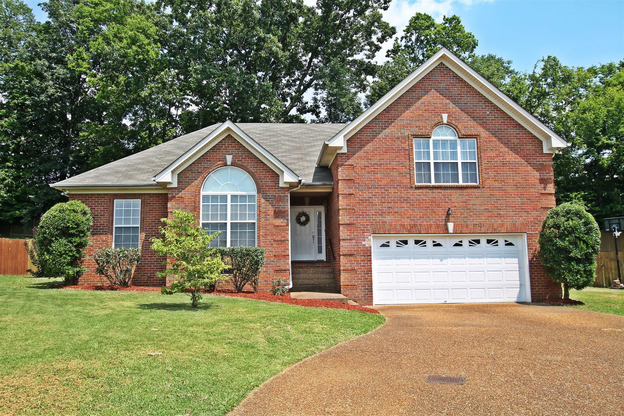 Property Photo: 104 Hazelwood Ct TN 37075