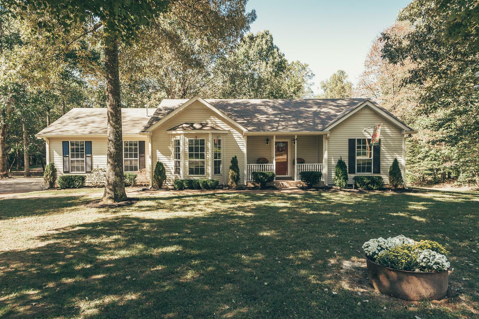 Property Photo:  1012 Steven Springs Ct  TN 37080 