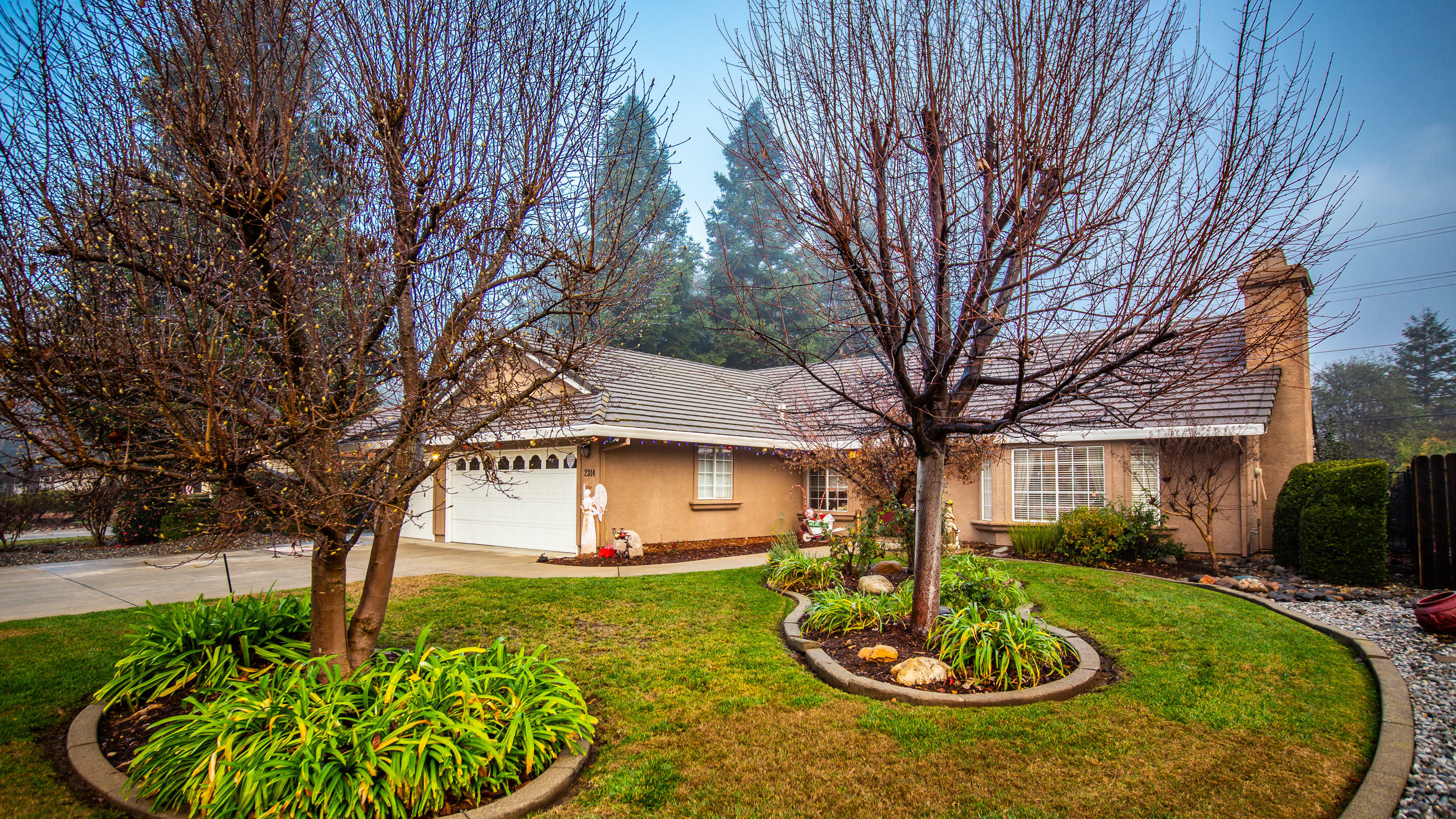 2314 Castlewood Drive  Redding CA 96002 photo