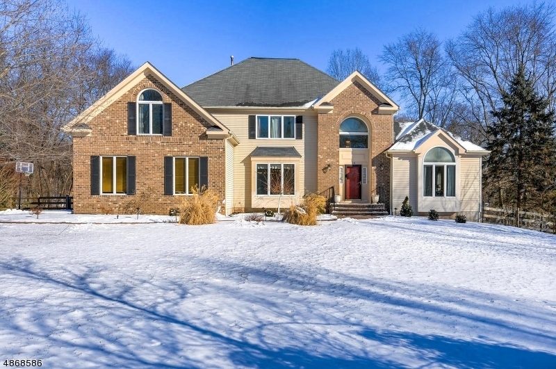 Property Photo: 28 Chaucer Dr NJ 08801