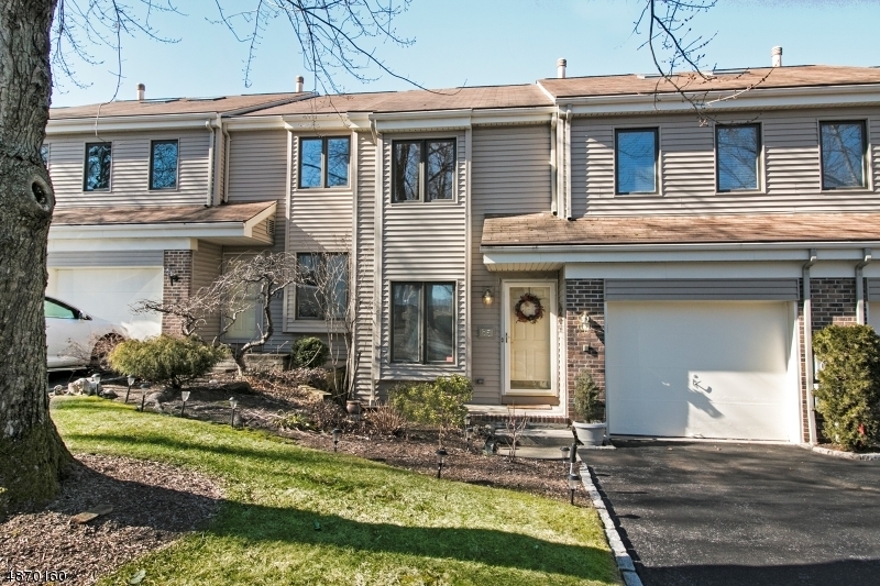 Property Photo:  85 Chelsea Ct  NJ 07663 