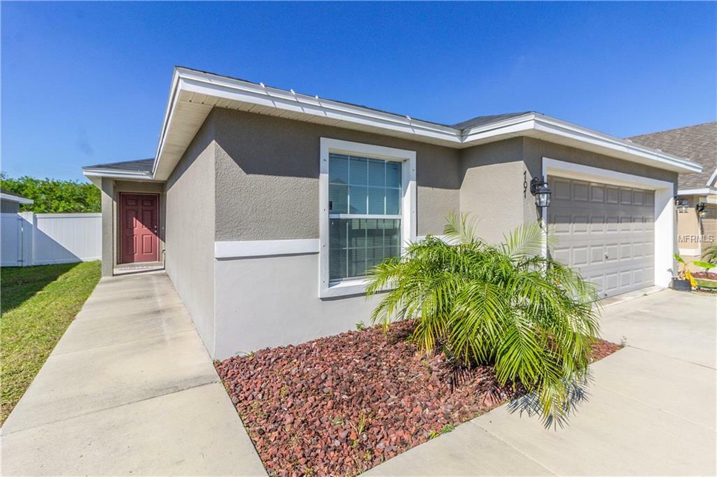 Property Photo:  707 Brenton Leaf Drive  FL 33570 