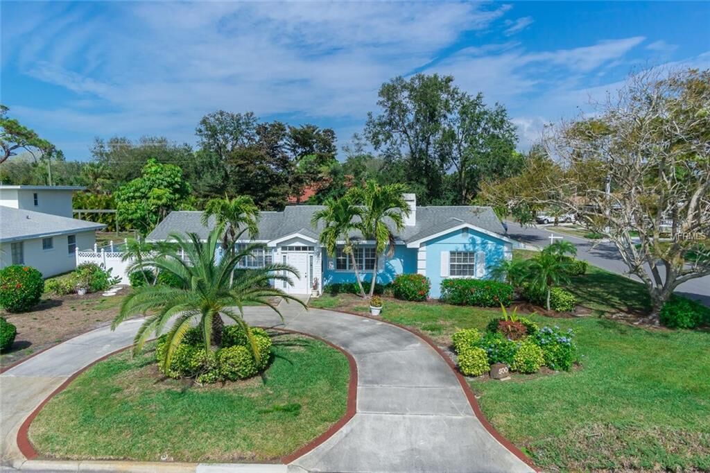 Property Photo:  500 Alhambra Road  FL 34285 