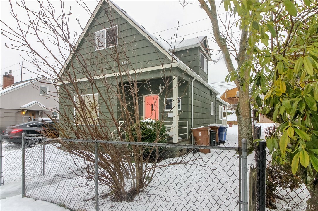 Property Photo:  2324 S Cushman Ave  WA 98405 