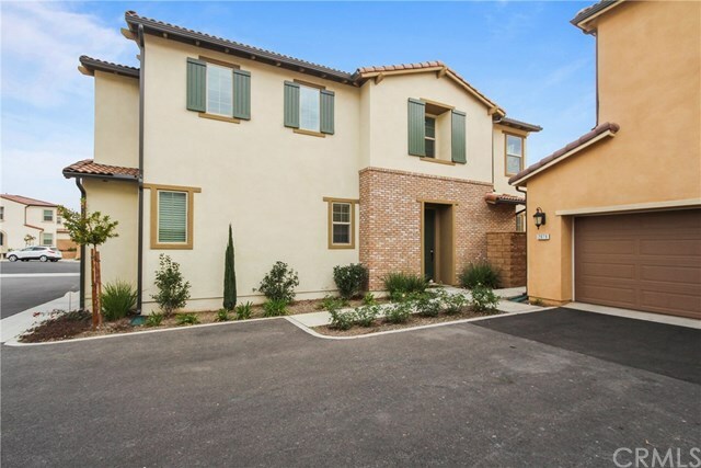 Property Photo:  2975 Villa Catalonia Circle  CA 92881 