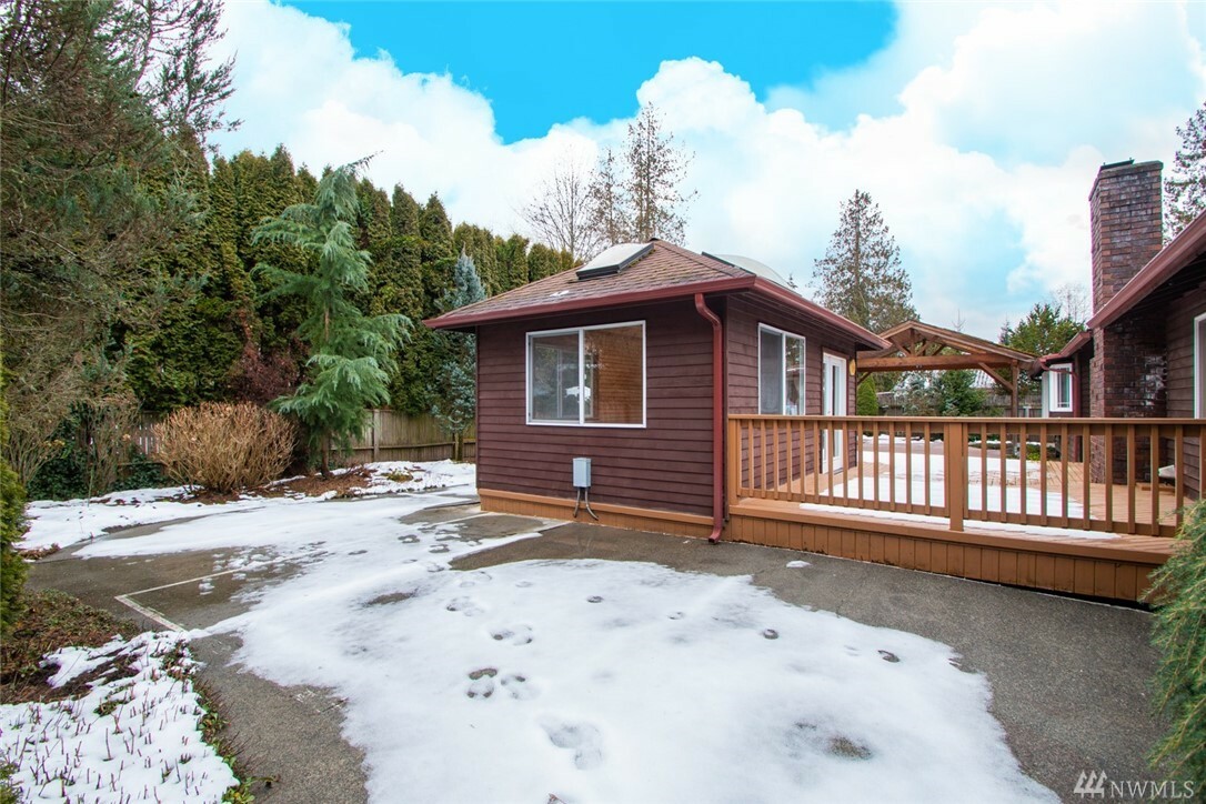 Property Photo:  2700 Comanche Dr  WA 98273 