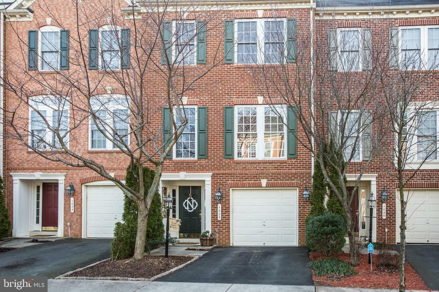Property Photo: 1022 Hotchkiss Place VA 22401