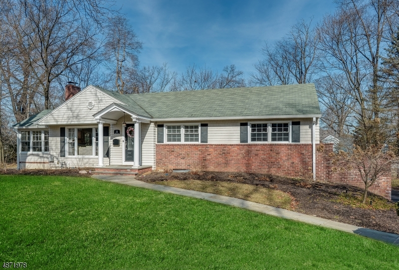 Property Photo: 14 Lenape Trl NJ 07928