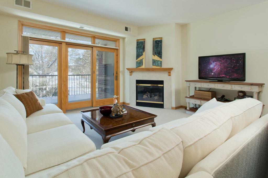 Property Photo: 5250 Grandview Square 2209 MN 55436