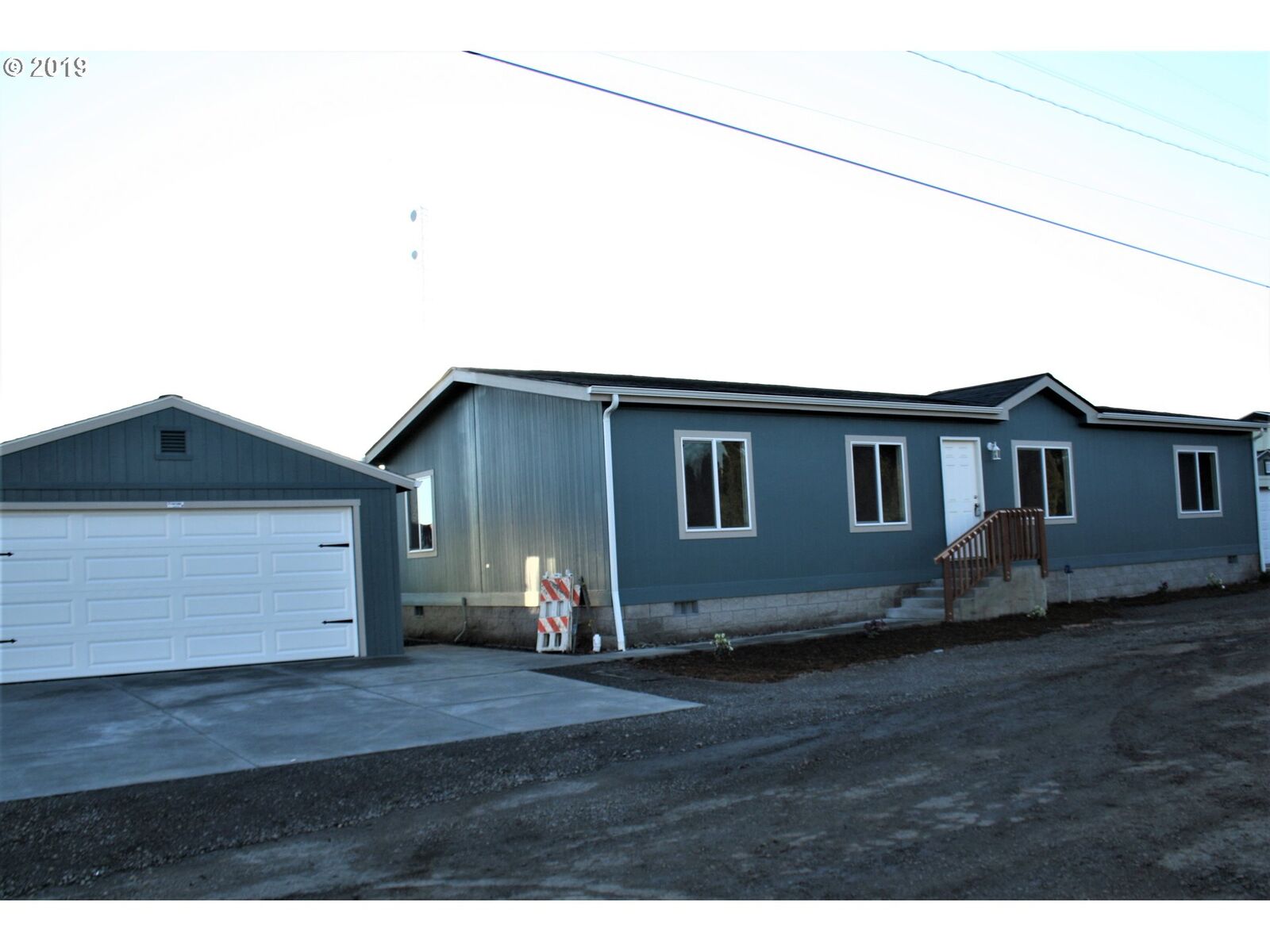 Property Photo:  710 Filbert Ave  OR 97404 