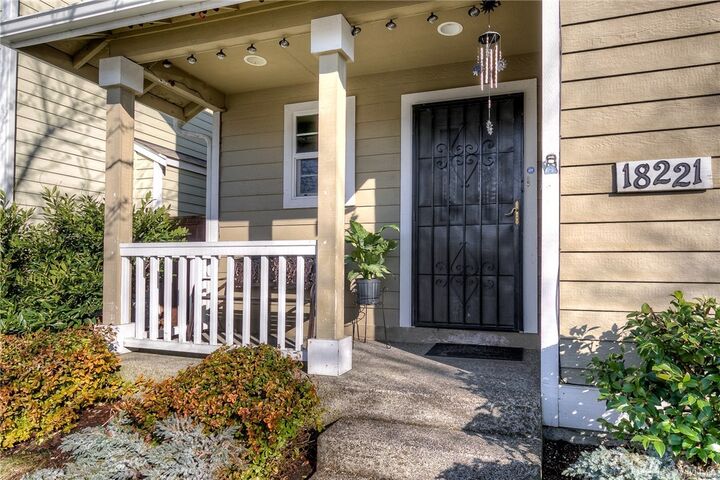 Property Photo:  18221 96th Ave E  WA 98375 